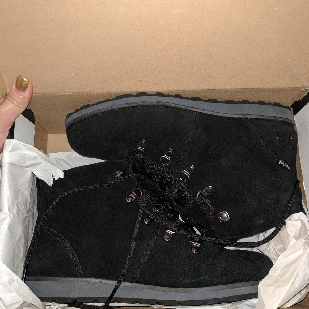 SOLD to Platos Closet